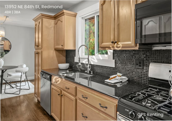 Building Photo - 13952 NE 84th St