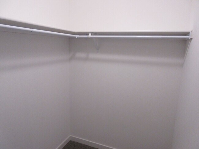 Building Photo - 430