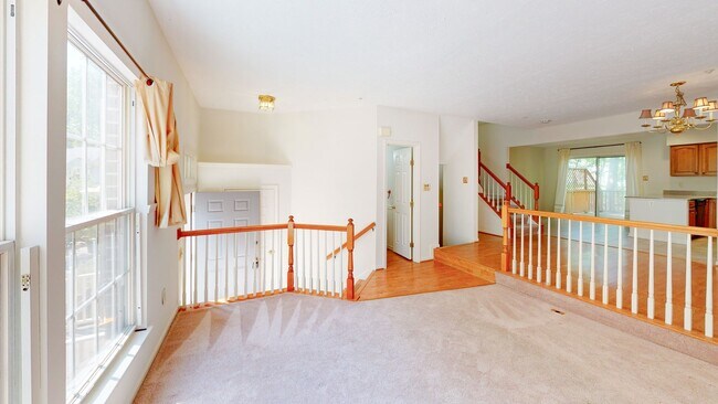 Building Photo - READY TO GO 3 LVL - 3 bed + 2 full and 2 half bath TH