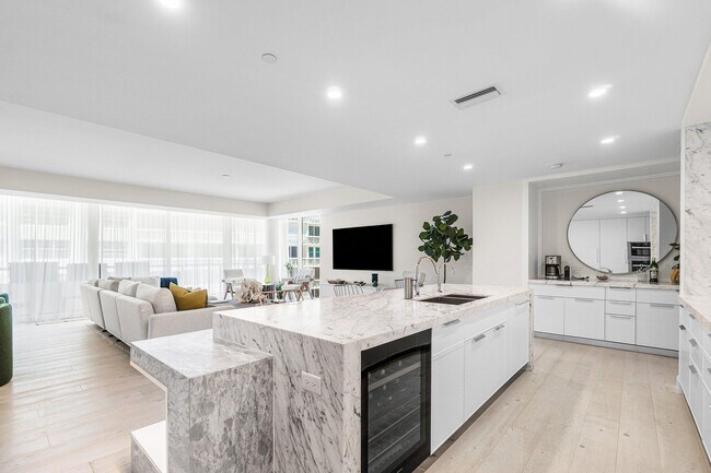Building Photo - 3550 S Ocean Blvd