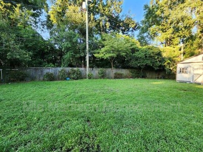 Building Photo - 102 Chippewa Dr