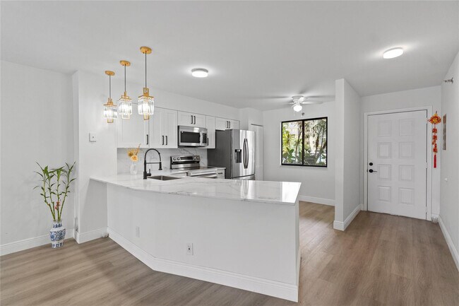 Building Photo - 2232 N Cypress Bend Dr