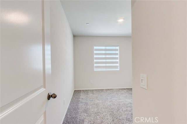 Building Photo - 36469 Shine Dr