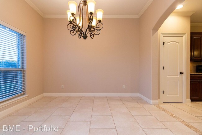 Building Photo - 4 br, 2 bath House - 6717 Blossom