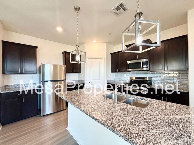 Building Photo - 15886 Rain Lily Ct