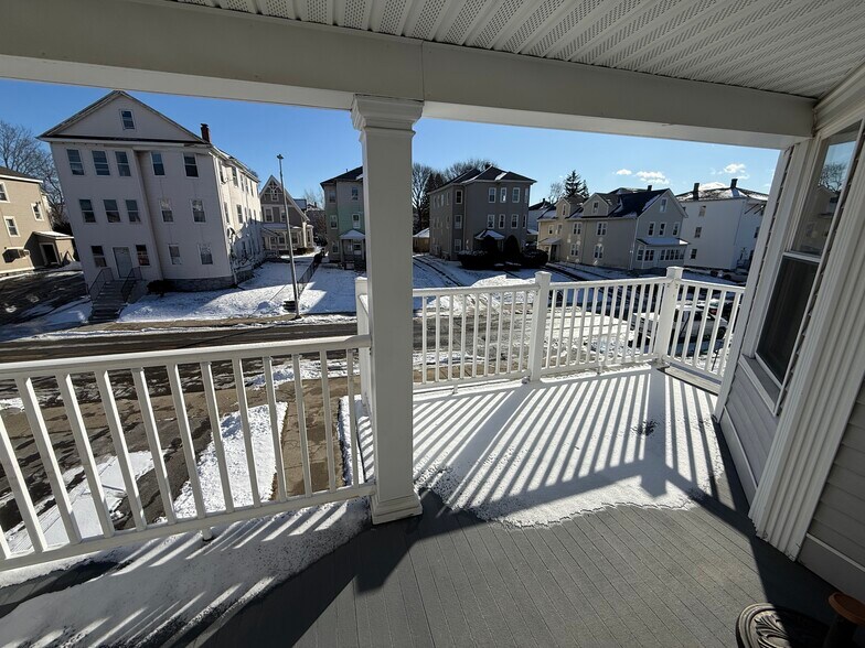 Building Photo - 148 Vernon St