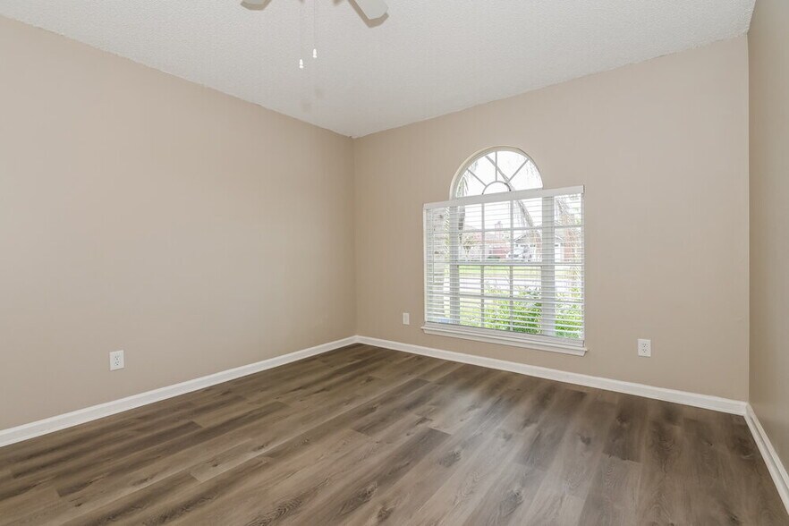 Building Photo - 12325 Mastin Cove Rd