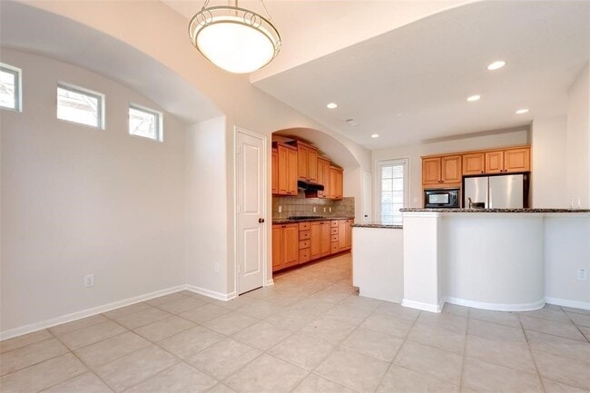 Building Photo - 34 N Longsford Cir