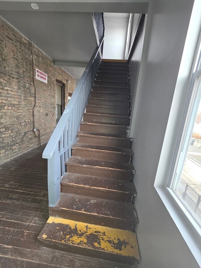 Building Photo - 6527 S Kimbark Ave