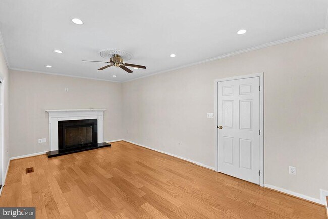 Building Photo - 8916 Arley Dr