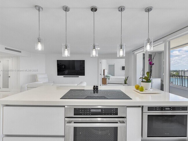 Building Photo - 550 S Ocean Blvd