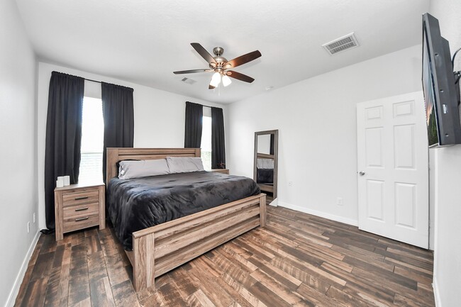 Building Photo - 1601 Bel Riposo Ln