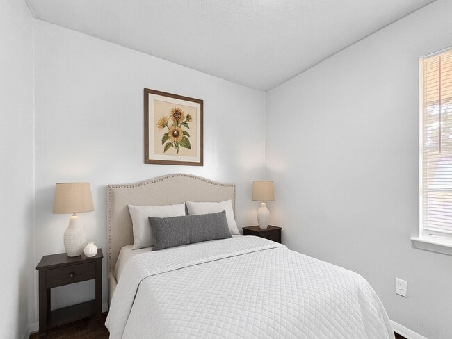 Building Photo - Charming 4-Bed, 1-Bath Home with New Upgrades & Spacious Yard in Mesquite TX!