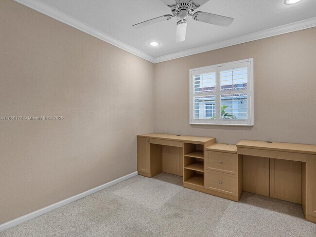 Building Photo - 2891 S Greenleaf Cir
