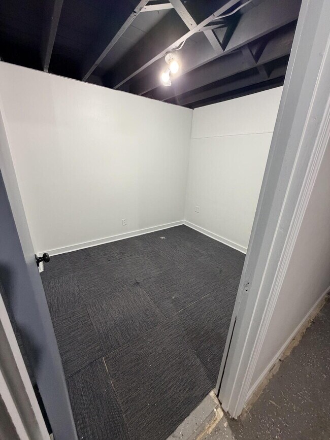 Building Photo - **MOVE-IN SPECIAL**