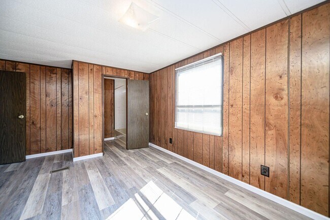 Building Photo - 3 Bed 2 Bath South Columbia