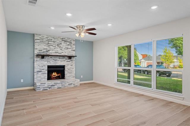 Building Photo - 2101 Country Dell Dr