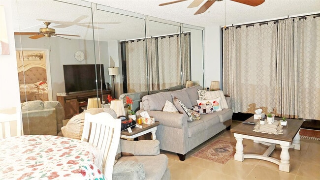 Building Photo - 367 S Federal Hwy