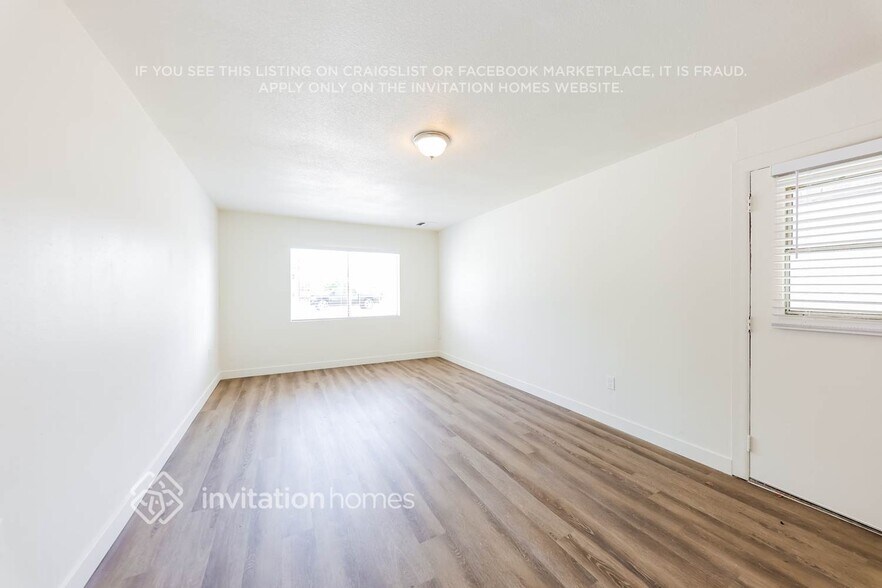 Building Photo - 7249 W Sells Dr