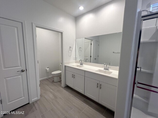 Building Photo - 353 N Spring Flower Dr
