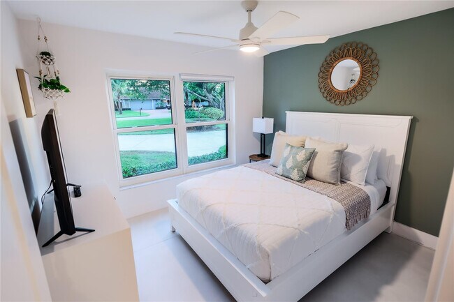 Building Photo - 3127 Sherwood Blvd