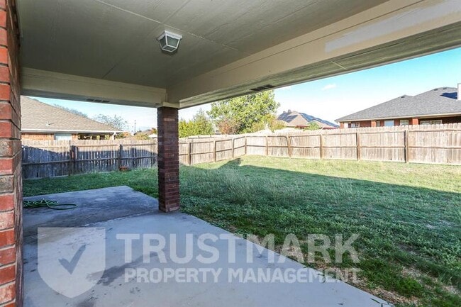 Building Photo - 4300 Capri Dr