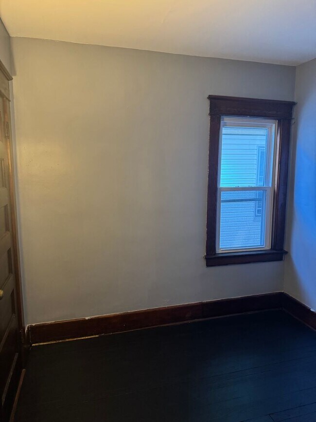 Building Photo - 803 Cranberry St