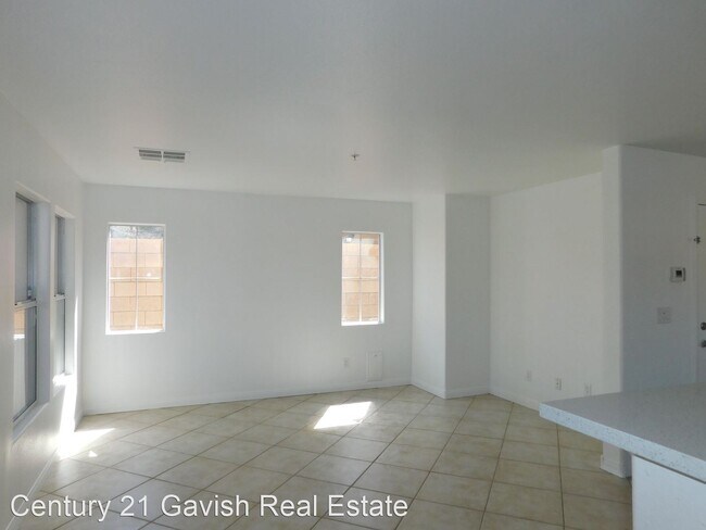 Building Photo - 3 br, 2.5 bath House - 1098 Paradise Resor...