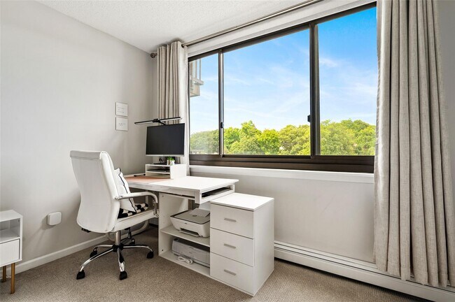 Building Photo - 25 Rockledge Ave