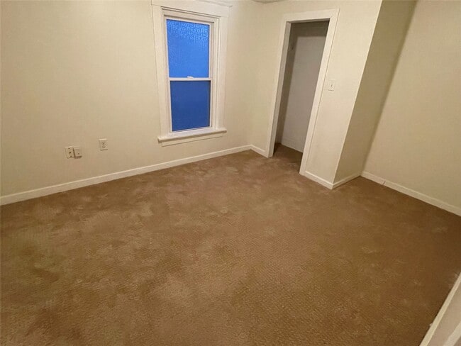 Building Photo - 947 W 3rd St