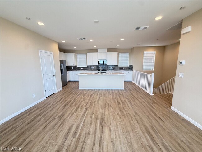 Building Photo - 1741 N Desert Foothills Dr