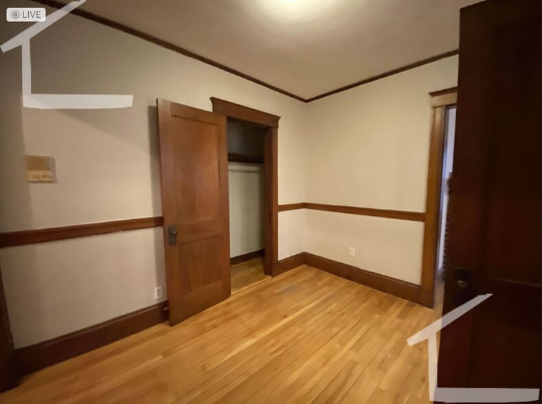 Building Photo - 5 Story St