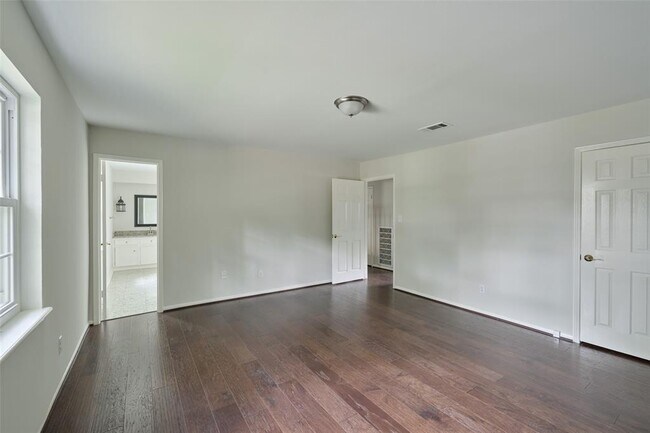 Building Photo - 12402 Stafford Springs Dr