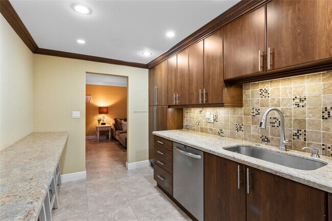 Building Photo - 4250 Galt Ocean Dr