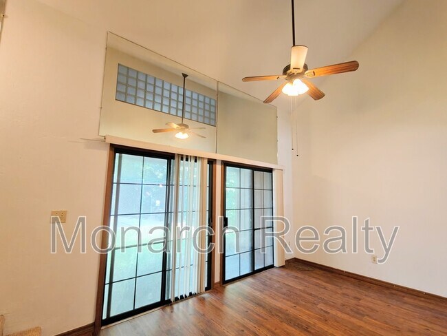 Building Photo - 830 SW 56th Terrace