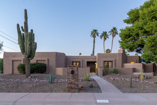 Building Photo - 6802 E Ludlow Dr