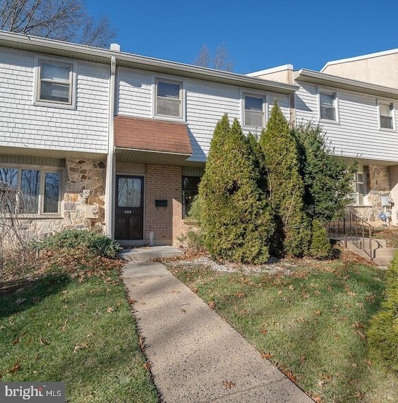 Building Photo - 403 Woodside Cir