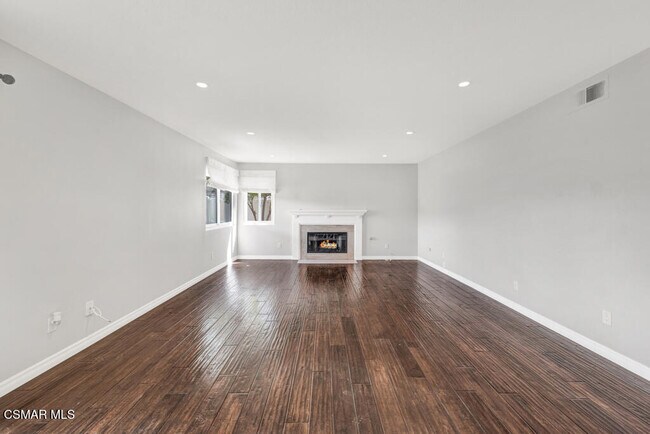 Building Photo - 852 Admiral Ct