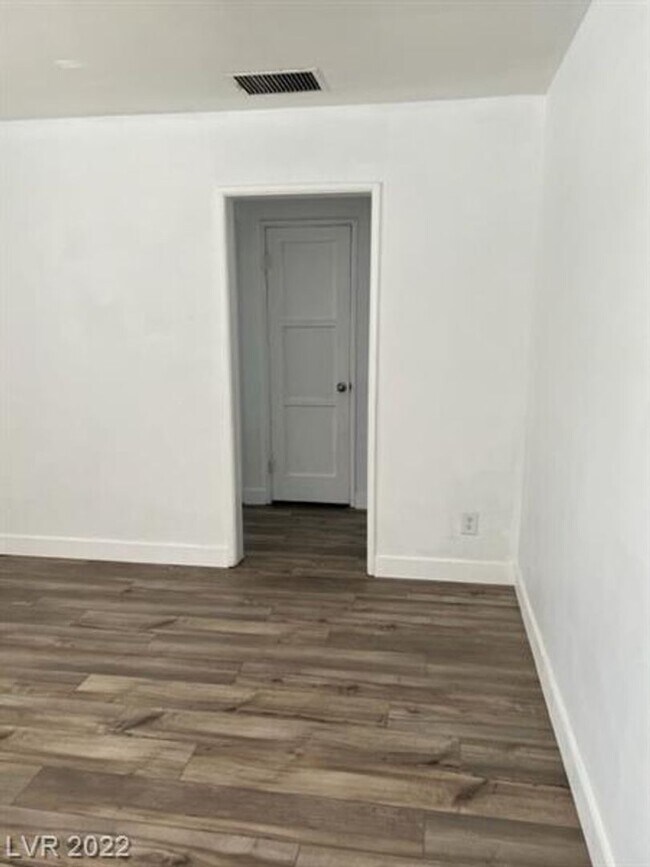 Building Photo - Charming 3-Bedroom Henderson Home with RV Parking!!