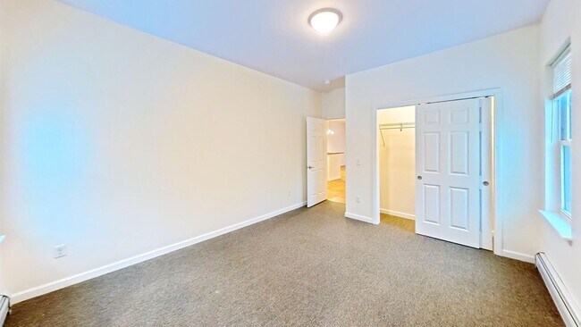 Building Photo - 2 bed, 1 bath townhouse style apartment with washer & dryer provided (59 Griffin Ln #202)