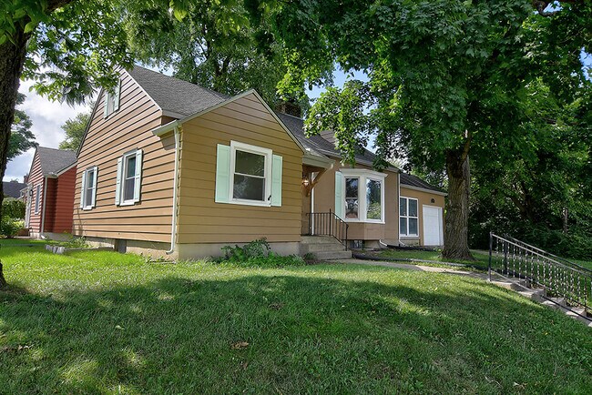 Building Photo - 2911 Shroyer Rd
