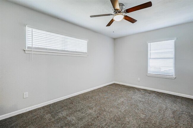 Building Photo - 5806 Westover St