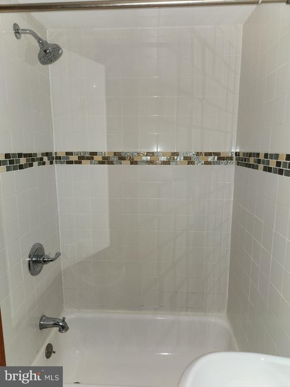 Building Photo - 746 South St