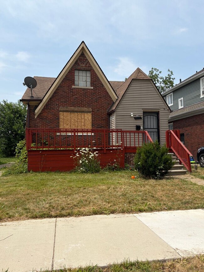 Building Photo - 5 bedroom house!