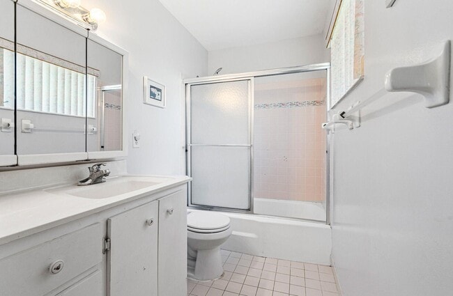 Building Photo - 2805 Crosley Dr E