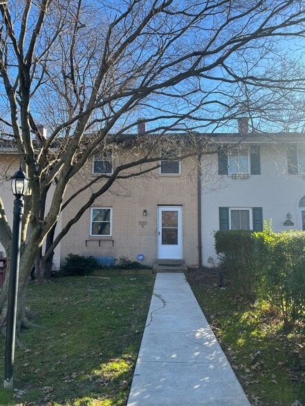 Primary Photo - 5352 Fallriver Row Ct