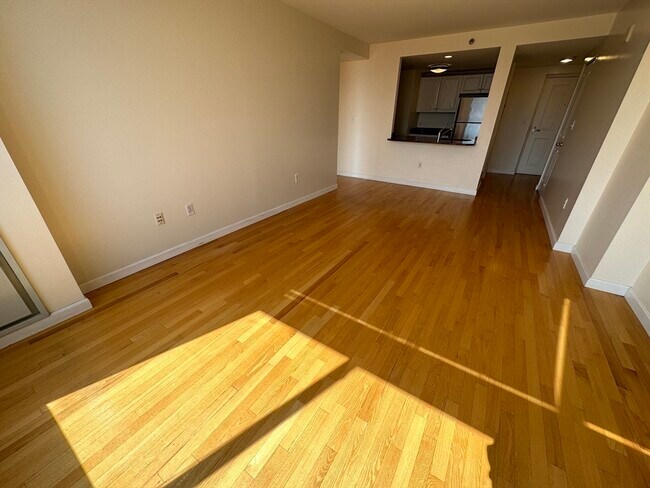 Building Photo - 8 Museum Way