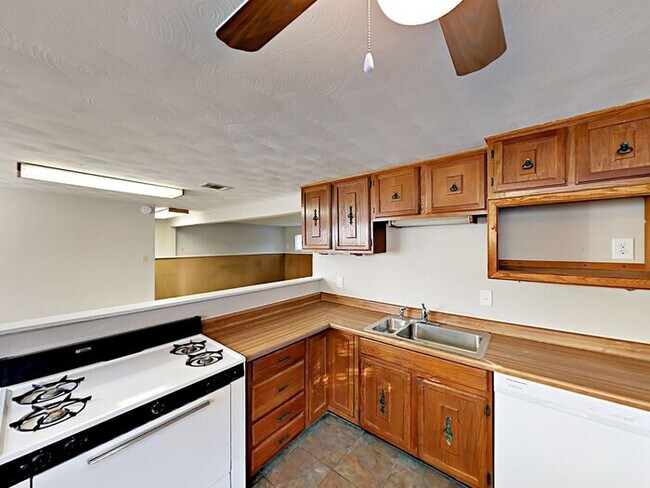 Building Photo - No Application Fee* Plus $250 Off First 2 ...
