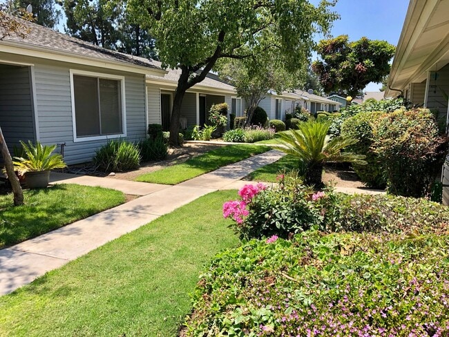 Building Photo - $1,595 Bullard & HWY 41, 2 Bedroom Condo -...