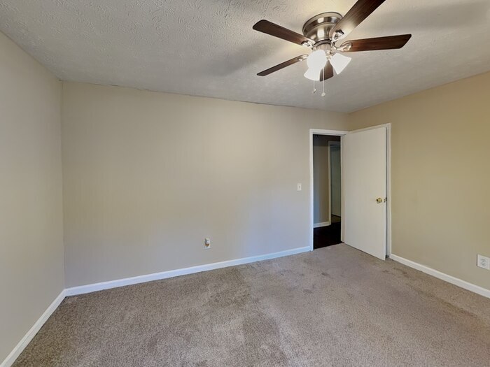 Building Photo - 3985 Casa Verde Dr